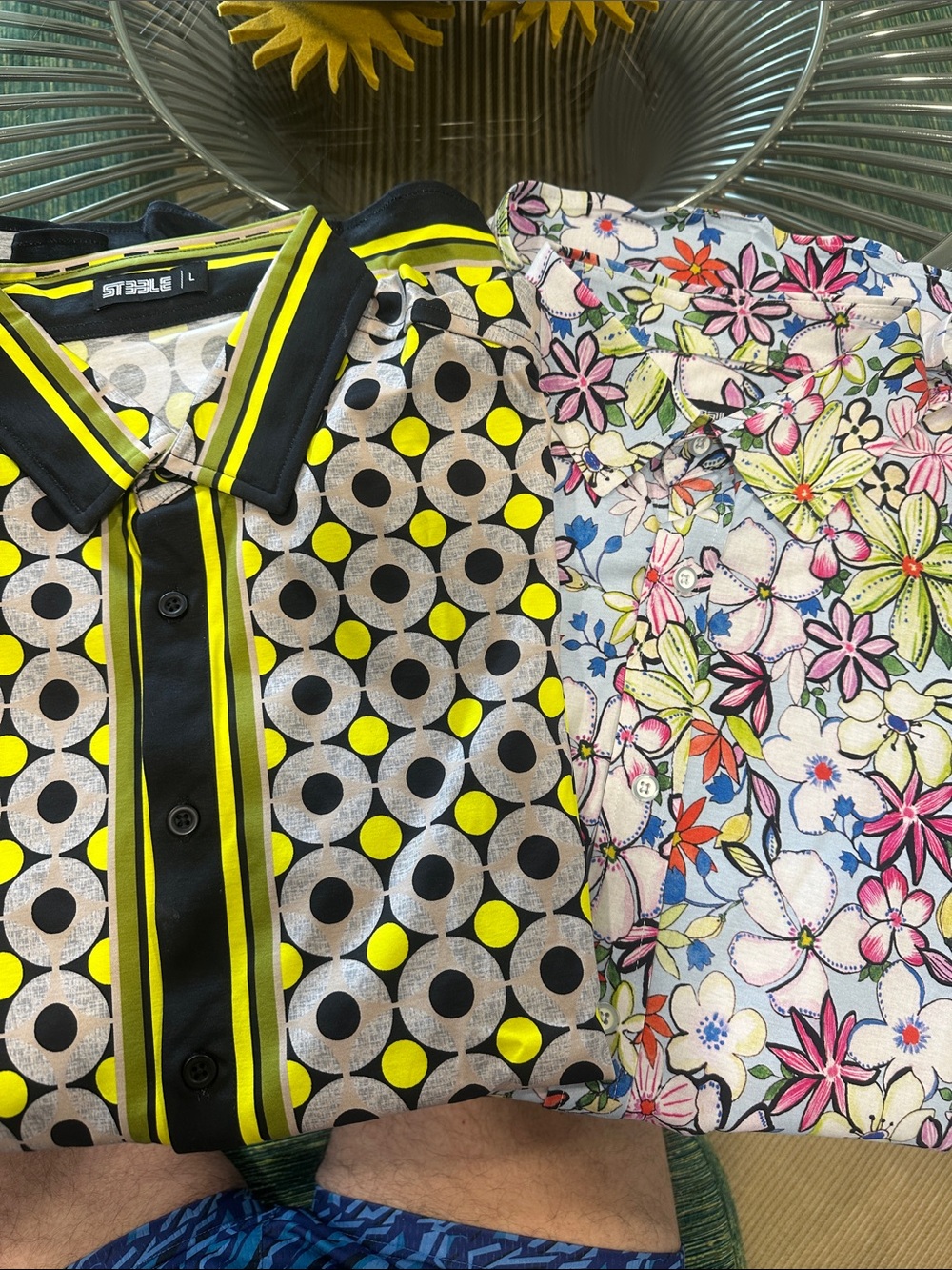 ST33LE Yellow & Black Geometric Short-Sleeve and multicolored floral shirts